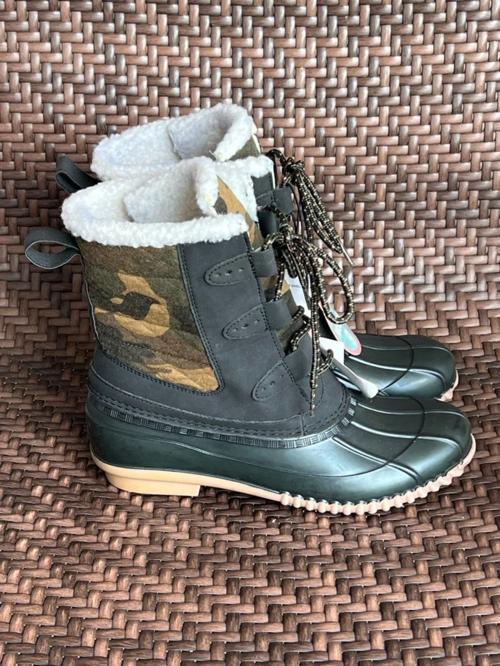 Magellan Outdoors Camouflage Winter Duck Boots Size 9 Waterproof Fleece Lined